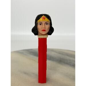 Vintage Wonder Woman DC Comics Soft Head Pez Dispenser No Feet Made in USA, 3.8